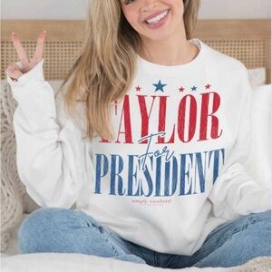 Simply Southern 'Taylor for President' White‎ Sweatshirt NWT
